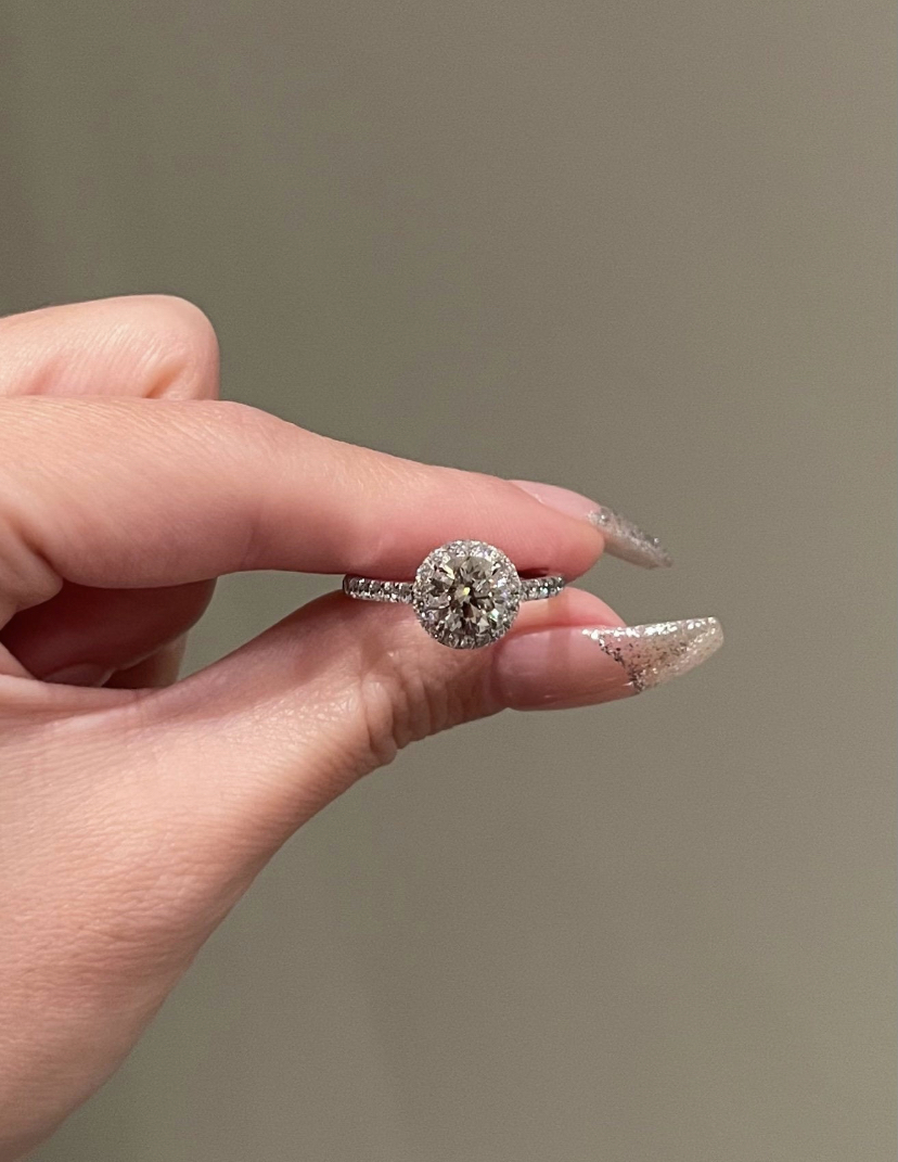 14K Solid Gold 1 Carat Moissanite Engagement Ring