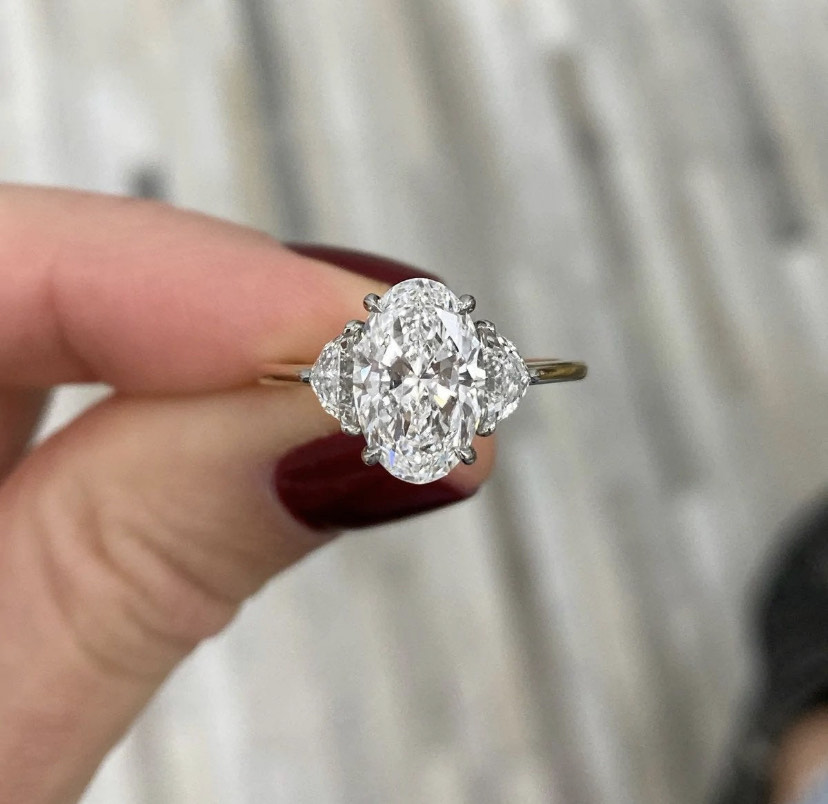 14K Solid Gold 2.0 CT Oval Cut Moissanite Engagement Ring