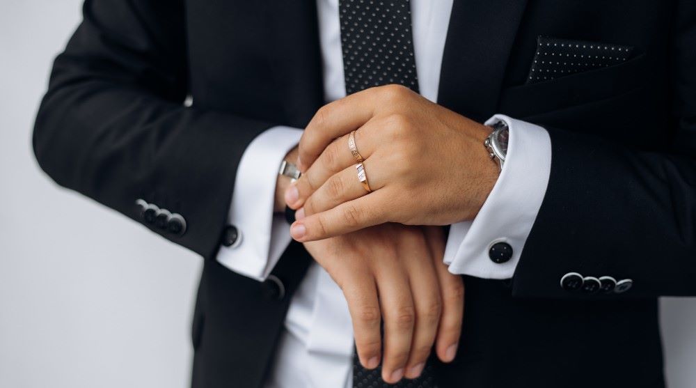 Your Ultimate Guide to Choosing the Perfect Men's Wedding Band