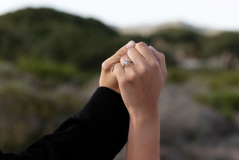Minimalistic Magic: The Beauty of Simple Jewelry Design